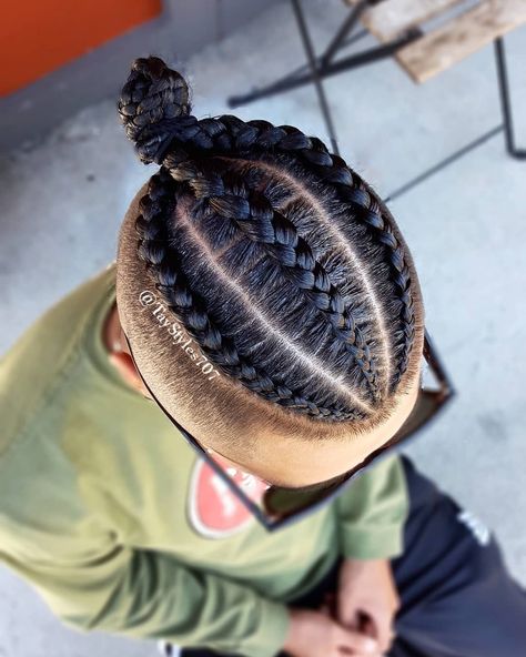 3 cornrows braids for men Cornrow Braids Men, Braids For Men, Braid Styles For Men, Boy Braids Hairstyles, Cornrow Hairstyles For Men, Braids For Boys, Braided Hairdo, Mohawk Hairstyles, Mens Braids Hairstyles