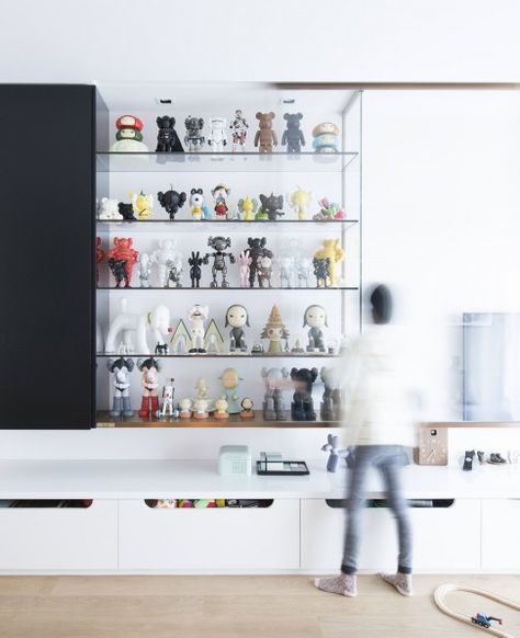 Display Cabinet Design Living Rooms, Display Toys Collection, Toy Display Cabinet, Display Cabinet Design Modern, Figure Display Ideas, Bearbrick Display, Toys Cabinet, Lego Display Shelves, Toy Collection Room