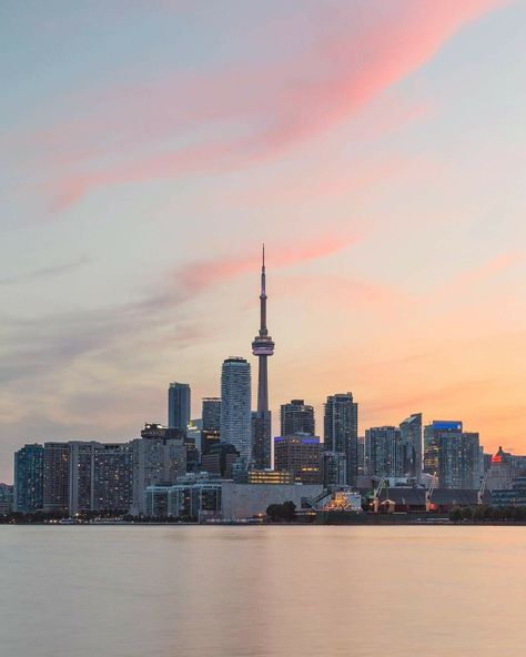 Toronto Canada Skyline, Toronto Astethic, Toronto Girl Aesthetic, Canada Astethic, Toronto Canada Aesthetic, Toronto Landscape, Canada Toronto City, Toronto Aesthetic, Toronto Travel Guide