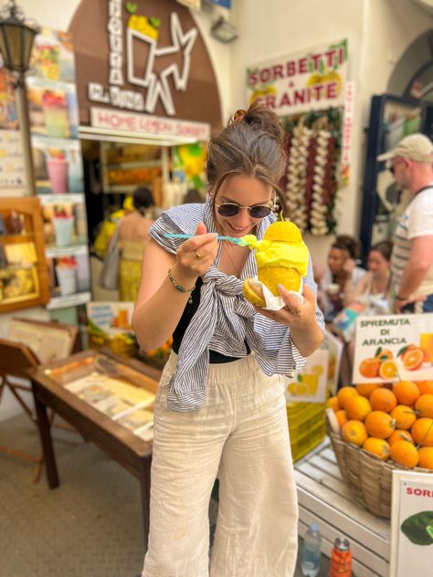 Sorrento Italy Aesthetic Outfit, Amalfi Lemon Sorbet, Amalfi Coast Outfits September, Amalfi Coast Photo Ideas, Capri Postcard, Limoncello Aesthetic, Lemon Sicily, Capri Italy Outfits, Sorrento Lemons