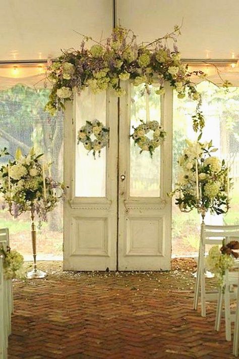 Old Doors, Wedding Vows, Diy Wedding Decorations, Rustic Wedding Decorations, Wedding Doors, Wedding Ceremony Photos, Vintage Doors, Wedding Ceremony Backdrop, Ceremony Backdrop