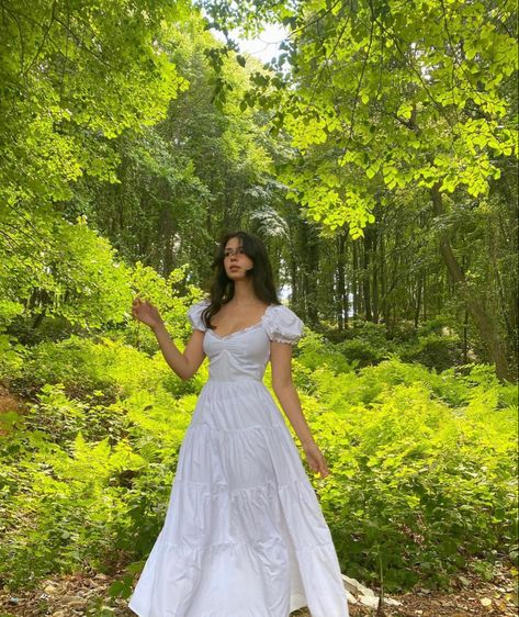 White Maxi Dress Flowy, White Cottage Core Dress, Flowy Dress Aesthetic, Flowy Dress Outfit, Japan Outfit Ideas, White Floral Dress Long, Flowy Spring Dresses, White Birthday Dress, Sundress Aesthetic