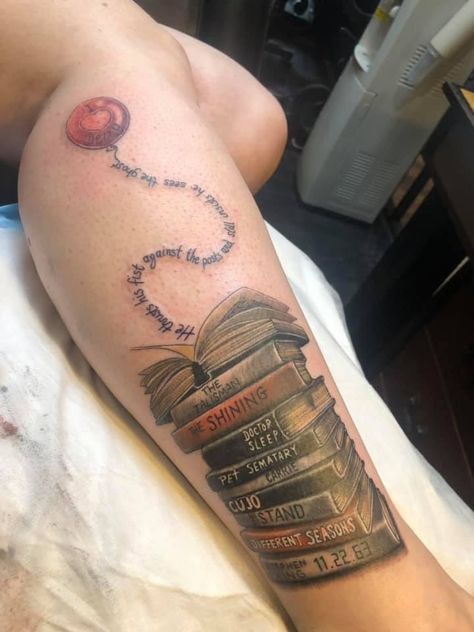 Stephen King Inspired Tattoos, Horror Book Tattoo Ideas, Horror Book Tattoo, Stephen King Tattoo Ideas, Pet Sematary Tattoo, Stephen King Tattoos, Leg Tats, Pokemon Guzma, King Tattoo