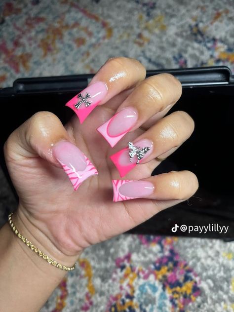 Quartz Nails, Hard Nails, Duck Nails, Acrylic Nail Set, Girly Acrylic Nails, Long Acrylic Nail Designs, World Fashion, Colored Acrylic Nails, French Tip Acrylic Nails