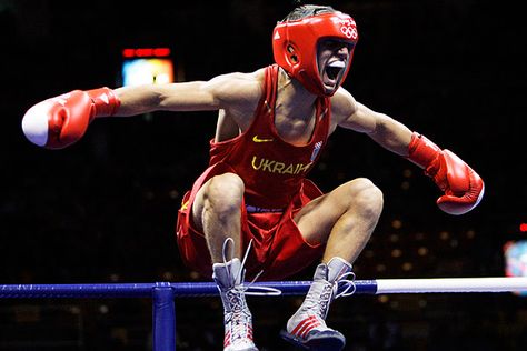 Vasyl Lomachenko - Boxing - Beijing Olympics 2008 - Featherweight Olympic Boxing, Boxing Images, Best Martial Arts, Sports Article, Beijing Olympics, Boxing Champions, Combat Sport, Sports Images, Strong Muscles