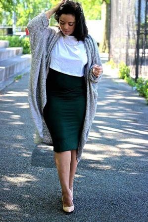 11 Amazing Fashion Tips for Plus-Size Women | Creative Fashion Midi Rock Outfit, Pencil Skirt Outfits Casual, Plus-koon Muoti, Fashion Outfits Plus Size, Skirt Diy, Plus Size Fall Fashion, Pencil Skirt Outfits, Look Plus Size, Rock Outfit