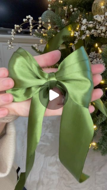 Diy Wired Ribbon Bows, Tiffany Bow How To, Tieing A Bow With Ribbon For Wreath, How Make Bows For Wreaths, How To Make Satin Ribbon Bows, Making Wreath Bows Easy Diy, Making A Big Bow With Ribbon, How To Make A Fancy Bow With Ribbon, How To Make Easy Bows With Ribbon