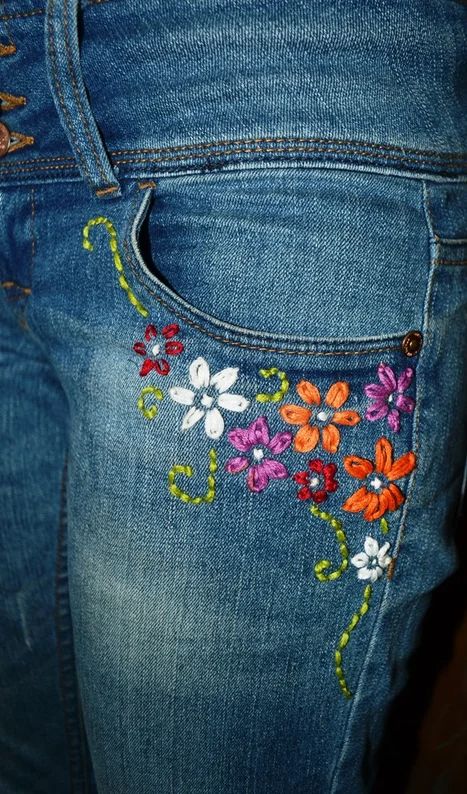 Embroidered Jeans Diy, Denim Jacket Embroidery, Embroidery Jeans Diy, Clothes Embroidery Diy, Denim Embroidery, Crewel Embroidery Kits, Diy Embroidery Patterns, Embroidery Jeans, Basic Embroidery Stitches