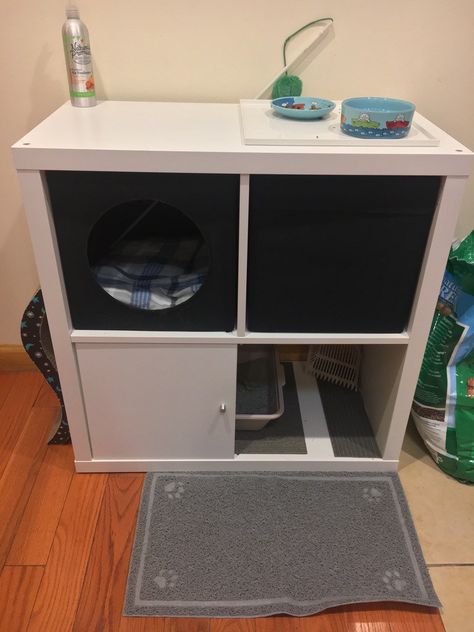 Weekend project: Make a Cozy Cat Corner Cat Food Station, Katt Grejer, Kat Diy, Chat Diy, Cat Area, Cat Hacks, Ikea Hackers, Kallax Ikea, Cozy Nook