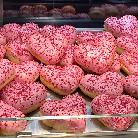 Pink, Donuts