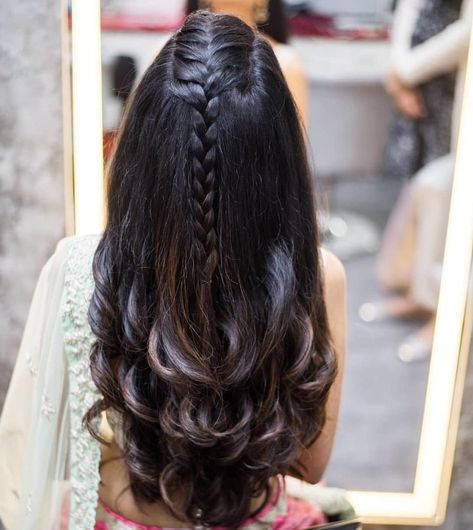 Long Hair Wedding Styles All Down Brunette, Bridesmaid Hairstyles For Long Hair, मेहंदी डिजाइन, Indian Wedding Hairstyles, Open Hairstyles, Long Hair Wedding Styles, Indian Bridal Hairstyles, Front Hair Styles, Hair 2018