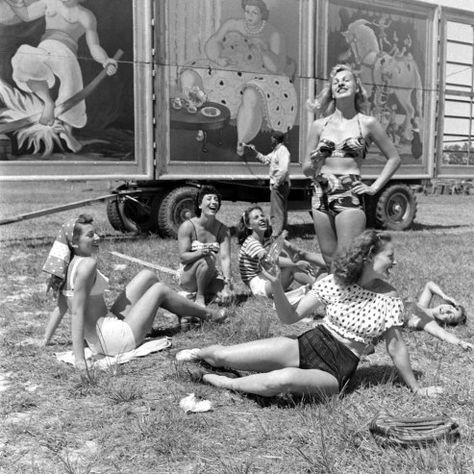 Ringling Bros. and Barnum Nina Leen, Ringling Brothers Circus, 40's Fashion, Owl Pellets, Barnum Bailey Circus, Circus Train, Ringling Brothers, Circus Sideshow, Miss Moss