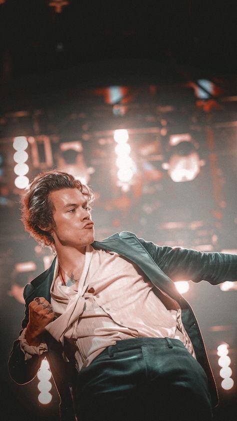 Haikou, Aesthetic Harry Styles Wallpaper, 27 Aesthetic, Aesthetic Harry Styles, Hottest Outfits, Gambar One Direction, Harry 1d, Harry Styles Baby, Harry Styles Aesthetic