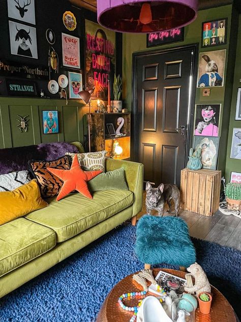 Italian Inspired Room Decor, Black Room With Pops Of Color, Funk Apartment Decor, Eclectic Study Room, Apartment Friendly Bedroom Decor, Crystal Home Aesthetic, Funky Vintage Bedroom, Hobby Room Inspiration, Colorful Old House Interior