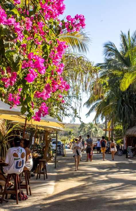 Surf's Up! Your Guide to Puerto Escondido, Mexico - Be My Travel Muse Puerto Escondido Oaxaca, Mexico Beaches, Explore Mexico, Puerto Escondido, Mexico Culture, Mexico Resorts, Visit Mexico, Far Cry, Hidden Beach