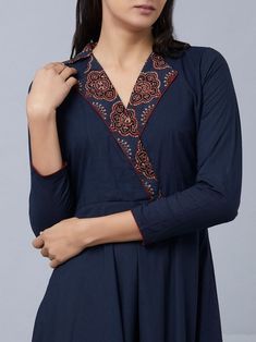 डिजाइनर कपड़े, Silk Kurti Designs, Stylish Kurtis Design, Salwar Neck Designs, Kurti Sleeves Design, New Kurti Designs, Ethno Style, Churidar Designs, Simple Kurta Designs