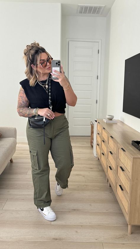 Check out this photo from shaynaslife Shaynaslife Outfits, Cute Summer Athleisure Outfits, 2024 Mom Fashion, Womens Spring Outfits 2024, Comfy Work Outfit Summer, Plus Size Summer Concert Outfit, Chill Outfits Summer, Amazon Summer Clothes, Alt Mom