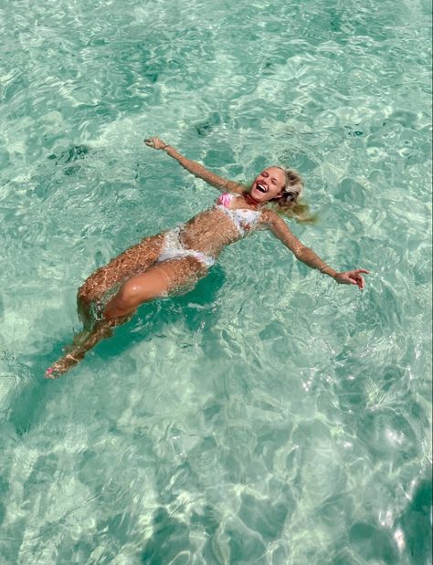 Floating In Ocean Picture, Floating In Water Pictures, Floating In The Ocean Aesthetic, Floating Beach Picture, Swimming Photos Aesthetic, Beach Pictures Water, Swimming Pictures Instagram, Ocean Pictures Poses, Ocean Pictures Instagram