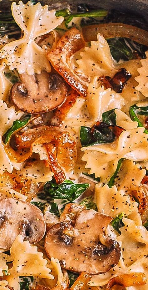 Creamy Bow Tie Pasta, Pasta With Mushrooms, Makanan Italia, Resep Pasta, Bow Tie Pasta, Pasta Cremosa, Bowtie Pasta, Pasta Dinners, Spinach Pasta