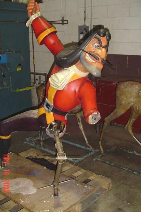 Inside Walt Disney World Maintenance Shops - Imagineering Disney Vintage Disneyland, Old Disney, Disney World For Adults, Walt Disney Imagineering, Disney Imagineering, Images Disney, Disney Rides, Disney World Florida, Disney Magic Kingdom