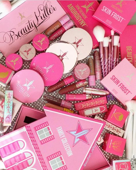 Jeffree Star on Instagram: “When makeup is your obsession 😇 Who else loves collecting?? 🎀 #jeffreestarcosmetics #starfamily pic by: @southern_valleygirl” Jeffrey Star Cosmetics, Jeffrey Star, Jefree Star, Makeup Sephora, Magical Makeup, Star Beauty, Makeup Is Life, Star Makeup, Cosmetic Shop