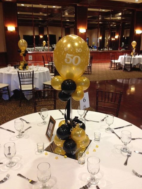 Black And Gold Centerpieces, Balloon Topiary, 50th Birthday Party Ideas For Men, 50th Birthday Centerpieces, Topiary Centerpieces, Black And Gold Balloons, Moms 50th Birthday, 50th Birthday Party Decorations, 50th Birthday Decorations