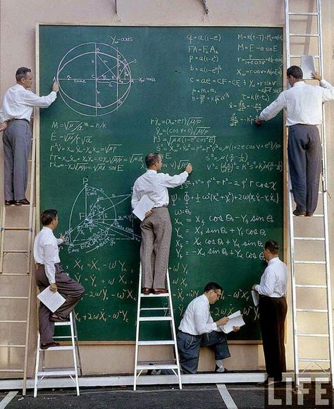 vintage everyday: NASA before Powerpoint in 1961 Samar, Rare Historical Photos, Winter Inspiration, Louis Armstrong, Foto Tips, Foto Vintage, Ice Age, Drawing Board, Calculus