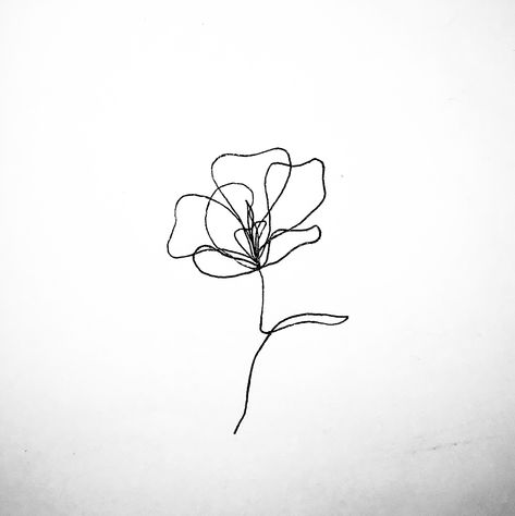 Continuous line flower tattoo idea Tiny Tattoo, Cat Tattoos, Tattoo Women, Line Flower Tattoo, Pola Tato, Tattoo Diy, Illustration Tattoo, Muster Tattoos, Disney Tattoo