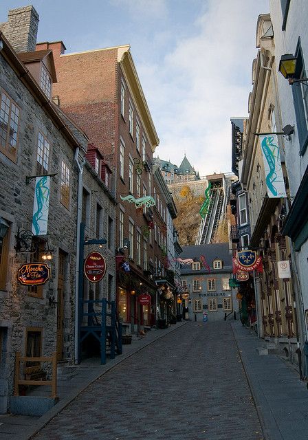 Rue Sous-le-Fort, Old Quebec, Canada Traveling To Canada, Montreal Trip, Quebec Montreal, Chateau Frontenac, Canada City, Old Quebec, Eastern Canada, Good Photo, Get Back Up