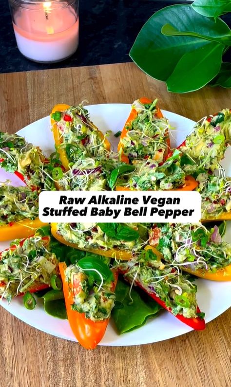 Raw Stuffed Baby Bell PeppersIngredients:Baby bell peppers or regular bell peppers🌱Stuffing:1 large ripe avocadoSmall bunch corianderSmall bunch fresh dill1/2 red onion1/2 chopped bell pepperSea salt, cayenne pepper for taste2 Tbsp Sauce🌱Sauce ingredients1/2 cup Brazil nuts1/2 cup water1/2 tsp sea salt1/4 tsp cayenne p Essen, Alkaline Raw Vegan Recipes, Raw Veggie Meals, Alkaline Salad Recipes, Raw Alkaline Recipes, Alkaline Wraps, Alkaline Diet For Beginners Recipes, Raw Fruit And Veggie Diet Meals, Raw Veggie Recipes