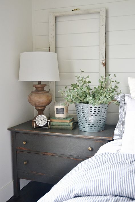 Urbane bronze nighstands - The perfect dark gray paint for furniture. Master bedroom nigh stands styled for spring Meja Nakas, Magnolia Homes Paint, Nightstand Makeover, Прикроватные Тумбочки, Cottage Style Decor, Farmhouse Master, Farmhouse Bedroom Decor, Hemnes, Magnolia Homes