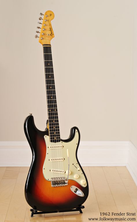 Fender Stratocaster Blue, Fender Stratocaster Red, Sunburst Stratocaster, Vintage Stratocaster, Electric Guitar Fender, Fender Stratocaster White, Fender Stratocaster Sunburst, Famous Guitarists, Yngwie Malmsteen