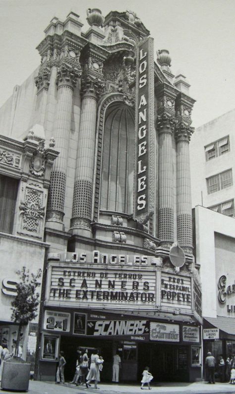 50s Movies, Los Angeles Theater, Cinema Movie Theater, Classic Movie Theaters, Vintage Movie Theater, 50s Aesthetic, Movie Marquee, Paris 1900, Vintage Theatre