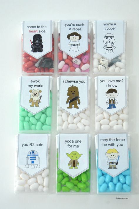 Crazy Fun STAR WARS Valentine Ideas Cards For Kids To Make, Nerdy Valentines, Diy Cadeau Noel, Star Wars Valentines, Valentinstag Party, Happy Hearts Day, Star Wars Diy, Ge Bort, Diy Cadeau