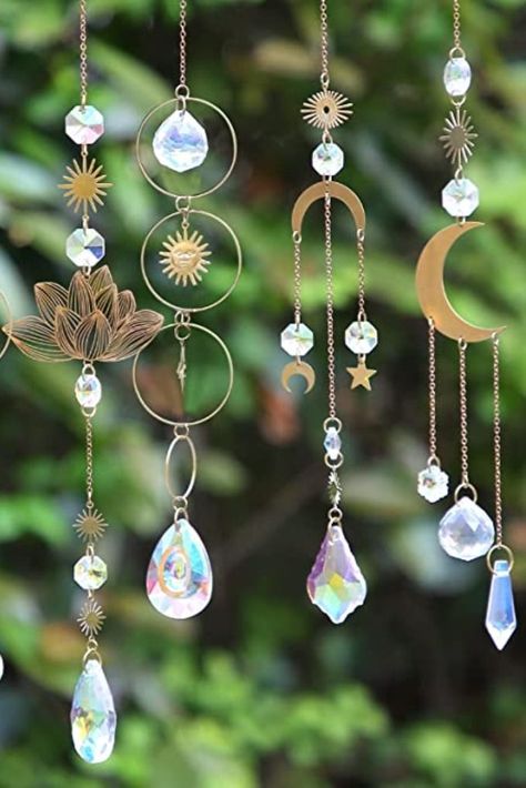 Beads Suncatcher, Diy Crystal Crafts, Wind Chain, Crystal Suncatchers Diy, Suncatcher Diy, Crystal Mobile, Diy Suncatchers, Diy Wind Chimes, Crystal Suncatcher