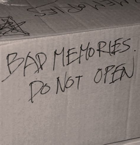 Funny Pictures: Box labeled "Bad Memories. Do Not Open." Picture Quotes, Mathilda Lando, Motiverende Quotes, Bad Memories, Visual Statements, Grunge Aesthetic, Good Vibes, Aesthetic Pictures, Takeout Container