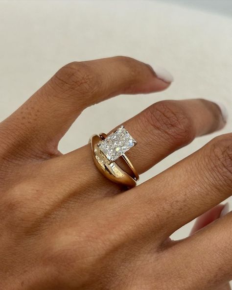 Wedding Ring Stack Thick Band, Gold Chunky Wedding Ring, Everyday Wedding Band, Aesthetic Wedding Band, Chunky Wedding Ring Stack, Chunky Gold Wedding Rings, Wedding Ring Inspo Gold, Curved Gold Wedding Band, Chunky Gold Wedding Band