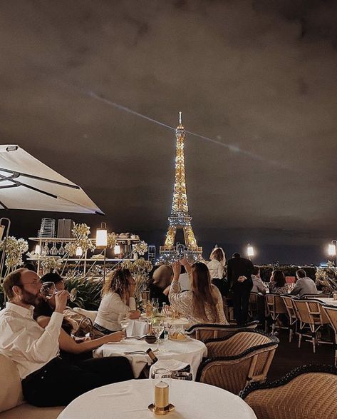 Girafe Paris Restaurant, Paris Birthday Aesthetic, Pairs Aesthetic, Birthday In Paris, Paris February, Paris Mood, Luxury Paris, France Aesthetic, Paris Dream