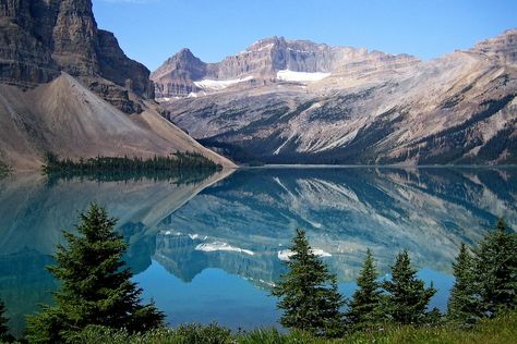 bow lake banff Nature, Canada Lake, All About Water, American Travel, Banff National Park, Future Travel, Water Activities, Beautiful Backgrounds, Beautiful Lakes