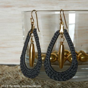 Teardrop Crochet Earring Easy Crochet Earrings, Crochet Teardrop, Simple Diamond Earrings, Diy Macrame Earrings, Crochet Thread Size 10, Gold Crochet, Selling Crochet, Paw Print Earrings, Earrings Pattern