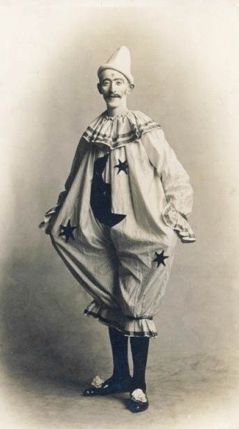 pierrot clown with stars and moon Pierrot Costume, Circus Vintage, Old Circus, Pierrot Clown, Circus Sideshow, Dark Circus, Cabinet Cards, Send In The Clowns, Circus Costume