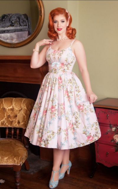 50s hen and birthday photoshoot 50s Dresses, Rockabilly Fashion, Vintage Fit And Flare Dress, Birthday Dress Women, Estilo Pin Up, Roll Dress, Mode Boho, 50s Style, Girly Dresses