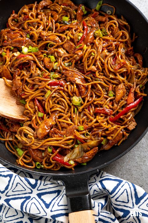 Noddle Recipes, Chicken With Noodles, Fedtforbrændende Mad, Hoisin Chicken, Fakeaway Recipes, Asian Noodle Recipes, Noodle Recipes Easy, Chinese Cooking Recipes, Chicken Noodle Recipes