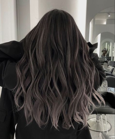 Smokey Ash Balayage, Brown Hair Silver Highlights, Kadeřnické Trendy, Filmy Vintage, Black Hair Balayage, Korean Hair Color, Hair Color Underneath, Black Hair Dye, Brown Hair Inspo