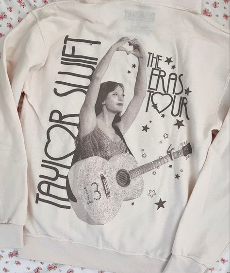 taylor swift the eras tour hoodie merch aesthetic outfit taylorcore swiftiecore coquette Tela, Taylor Swift Hoodie Outfit, Taylor Swift Hoodie Aesthetic, Taylor Swift Eras Merch, Taylor Merch Aesthetic, Taylor Swift Aesthetic Merch, Cute Taylor Swift Merch, Taylor Merch Outfit, Taylor Swift Merch Eras Tour