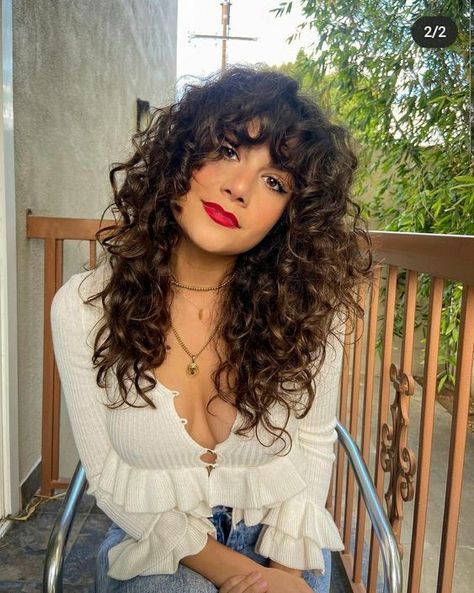 88 Best Curly Hair with Bangs to Try This Year Long Curly Haircuts, Curly Shag Haircut, Latina Hair, Natural Curly Hair Cuts, Curly Hair Photos, Medium Curly Hair Styles, Hair With Bangs, Haircuts For Curly Hair, Curly Hair Inspiration