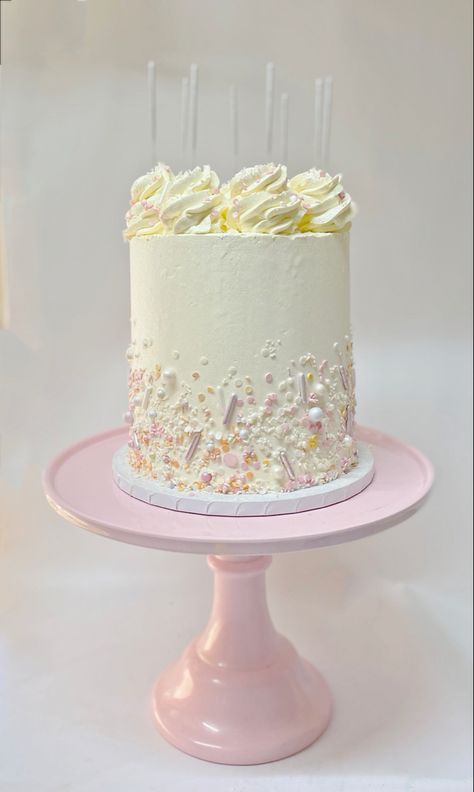 Baby Sprinkle Cake, Cake With Sprinkles, Pearl Cake, Sprinkle Baby Shower, Easy Healthy Meal Prep, Sprinkle Cake, Funfetti Cake, Gold Candles, Pink Cake