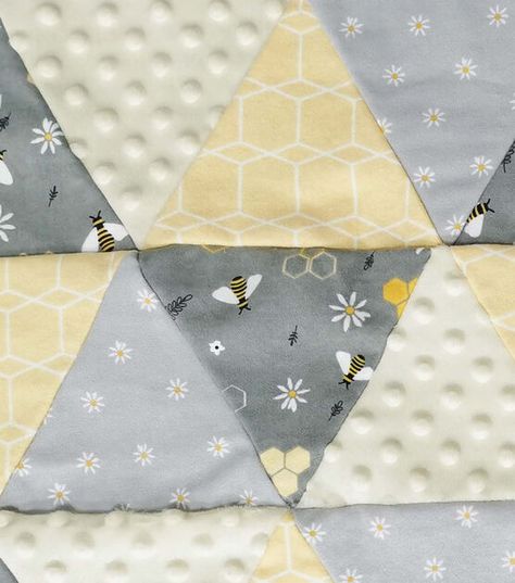 Cheater Quilt Fabric, Girl Quilts Patterns, 3d Triangle, Needlecraft Kits, Fun Projects For Kids, Quilted Baby Blanket, Modern Baby Quilt, Making Glass, Valentine Projects