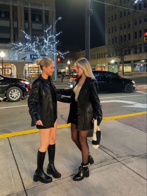 Leather Jacket Nyc Outfit, Leather Jacket City Outfit, Bars Outfits Winter, Black Only Outfits, Winter City Night Outfit, Black Jacket Fall Outfit, Leather Jacket New Years Outfit, Night Out In The City Outfit Winter, Big City Aesthetic Outfits