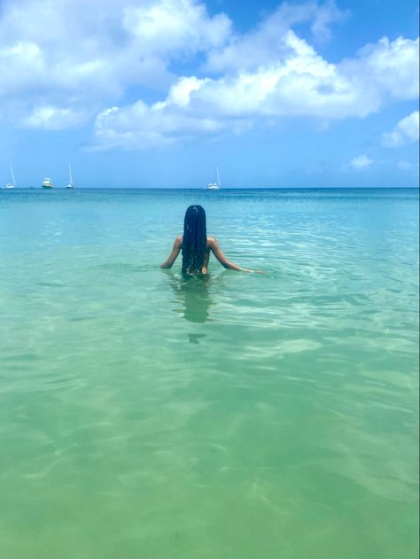 Beach aesthetic, knotless braids, black girl travel, ocean aesthetic Aesthetic Knotless Braids, Blue And Green Aesthetic, Blue And Black Braids, Braids Blue, Blue Braids, Villain Disney, Ocean Octopus, China Anne Mcclain, St Lucia